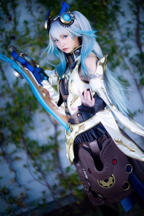 Top 10 Best Asian Cosplayers in the World